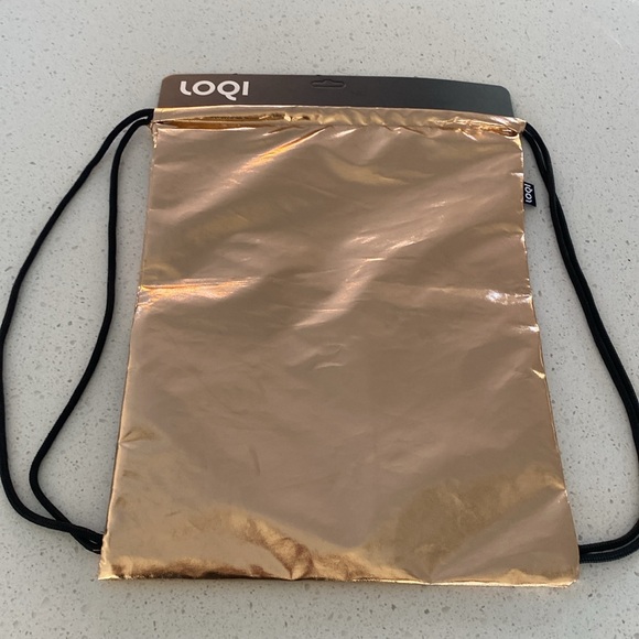 NWT Loqi Metallic Rose Gold Drawstring Backpack NEW sport bag - Picture 2 of 3
